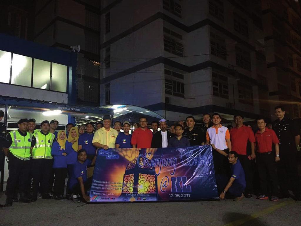 Program pengagihan juadah sahur ini melibatkan anggota polis di Balai Polis Pantai, anggota bomba di Balai Bomba dan Penyelamat Jalan Hang Tuah, dan petugas Dewan Bandaraya Kuala Lumpur (DBKL) di