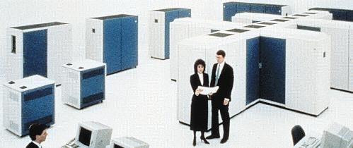 Mainframes 27 Mainframe mendukung program-program lebih simultan.