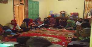 26 September 2016 Uji coba ke tanaman Kegiatan ceramah dan diskusi Kegiatan ceramah dan diskusi ini dilakukan di rumah Ketua Kelompok Tani Sri rezeki yaitu Ibu Waliyah.
