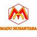 7 2.6 Kompetitor Gambar 2.5 Logo kompetitor Madu Nusantara merupakan salah satu kompetitor dari produk Madu Mutiara Ibu. Madu Nusantara ini berada di kota Surabaya.