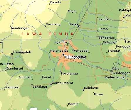 KOTA ADMINISTRASI Profil Wilayah Kota Tulungagung berada di tiga kecamatan, yakni Kecamatan Tulungagung, sebagian Kecamatan Kedungwaru dan sebagian Kecamatan Boyolangu.