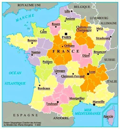 17 Gambar 2.1 Peta Wilayah Prancis Pete wilayah Prancis départements d'outre-mer atau DOM, territoires d'outre-mer atau TOM, collectivitiés d'outre-mer atau COM.