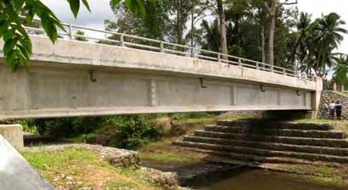 2.2.1.3 Jembatan Beton. Jembatan dengan material beton banyak digunakan dan perkembangan teknologi jembatan beton sangat pesat baik teknologi strukturnya maupun cara pelaksanaannya.