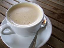 tman atau pacar. Tmpat nyaman & brsih, bisa sambil nonbar, ditambah scangkir kopi mantap.