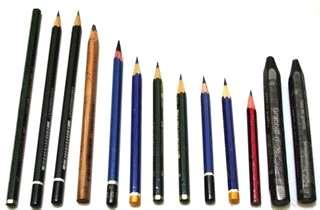 Berbagai macam jenis pensil mulai dari berbeda merk, ukuran H dan B.