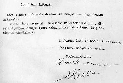 Kata tempoh diubah menjadi tempo Kata Wakil-wakil bangsa Indonesia diubah menjadi Atas nama bangsa Indonesia Kata Djakarta, 17-8-05 diubah menjadi Djakarta, hari 17 boelan 08 tahun '05 Naskah