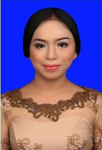 RIWAYAT HIDUP PENULIS Yunita Andriani, lahir di Bandar Lampung, 3 Juni 1996. Penulis merupakan anak ketiga dari empat bersaudara yang dilahirkan dari pasangan Anthony dan Siti Maryam.
