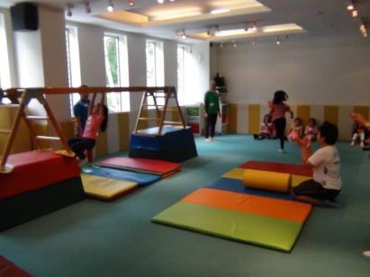 2 Gym Class Kidspace Kidsports merupakan kelas motorik yang mengasah kemampuan bergerak anak sehingga dapat memaksimalkan perkembangan