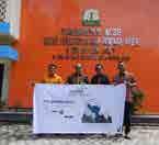 Kilas Kinerja Laporan Manajemen Profil Perusahaan Tinjauan Pendukung Bisnis 26 Januari 2017 Penyerahan Bantuan Pasca Gempa Aceh memberikan bantuan pascagempa di Kabupaten Pidie Jaya, Aceh sebagai