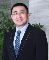 Sejak tahun 2000 2006 menjabat sebagai Credit Division Head (Pejabat Eksekutif) di Bank Mayora Kantor Pusat Jakarta.