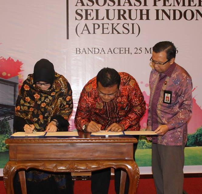 Audiensi dengan TVRI Aceh Penandatanganan MoU antara LAN dengan Pemkot Banda Aceh Banda Aceh, 25 Mei 2016, Kepala Lembaga Administrasi Negara (LAN) Dr. Adi Suryanto, M.