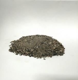 Bottom ash yang digunakan merupakan kombinasi antara 50% bottom ash kasar dan 50% bottom ash halus. Bottom ash kasar memiliki gradasi ukuran di atas 1.