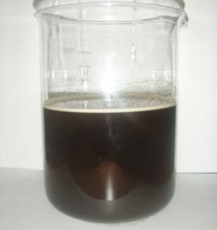 23 Gliserol Hasil Pemurnian Gliserol kasar yang diperoleh langsung dari pemisahan biodiesel masih mengandung banyak pengotor dan berwarna hitam (Gambar 17).