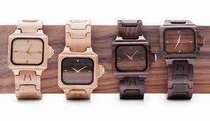 Gambar 1.2 (Beberapa jenis jam tangan kayu Matoa) Jam tangan Matoa bahan dasarnya menggunakan kayu-kayu dari berbagai daerah dan kayu impor dari Kanada.