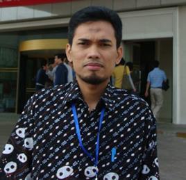 Tentang Penulis Mohamad Zaki Mahasin, S.Pi., M.Pi. lahir di Semarang pada tanggal 18 Desember 1975.