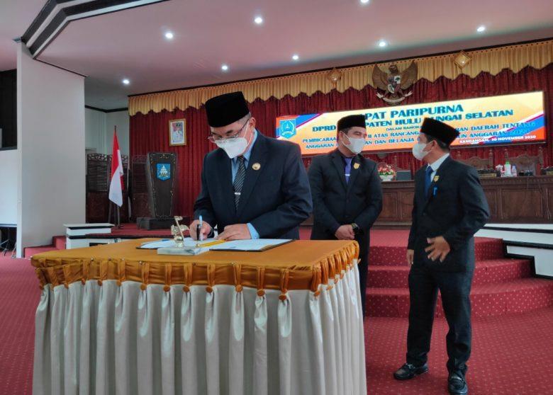 Enam Fraksi Dewan Sepakati APBD Kabupaten HSS Tahun 2021 teras7.