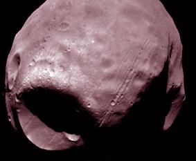 Mars mempunyai dua satelit, Phobos dan Deimos, 25 km dan 15 km, yang mengorbit pada jarak 6,000 and 20,000 km. Kemungkinan keduanya adalah asteroid yang ditangkap oleh planet.