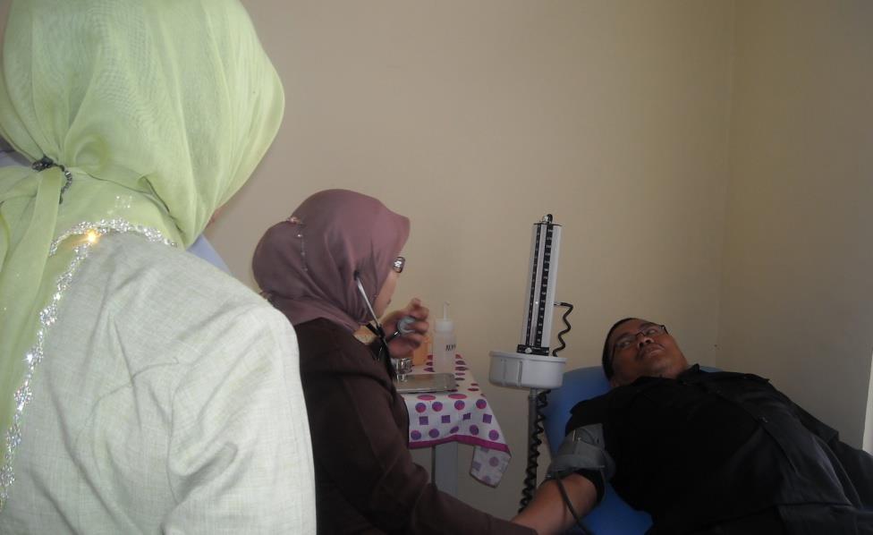 13 Kegiatan Donor darah dilaksanakan pada tanggal 23 Desember 2014, bekerjasama dengan Unit Tranfusi Darah RSUD Padang Panjang dengan peserta berasal dari Dinas/Instansi, TNI dan Polri. j.