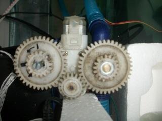 Sensor LM35 Gambar 4 Rangkaian Driver Motor Keran Kapur Pemberian larutan kapur digunakan untuk menaikan nilai ph.