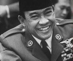 Hanya Bung Karno dan Gus Dur Yang Dinilai paling Sukses Menjaga Keragaman. Q : Saya akan bacakan nama-nama Presiden Indonesia, mulai dari Ir. Soekarno sampai Susilo Bambang Yudhoyono.