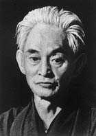 Kawabata Yasunari (1899-1972) Kawabata Yasunari adalah seorang putra dari seorang fisikawan yang tertarik kepada literatur dan seni. Kawabata lahir pada tahun 1899 di Osaka.