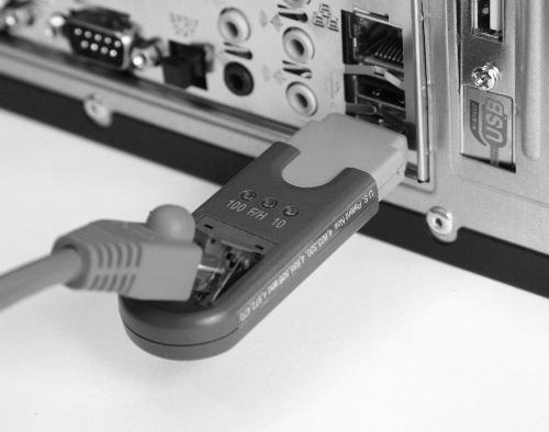 USB network adapter: Memungkinkan akses jaringan ke komputer lain menggunakan port USB tapi tidak memiliki network adapter. Gambar 1.