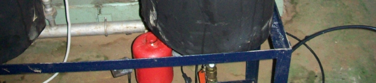 Sebuah separator diletakkan pada bagian atas tabung untuk mencegah agar fasa