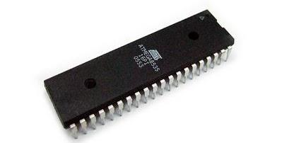 6 Gambar 2.1 Mikrokontroller 8535 (http://e-belajarelektronika.com/arsitektur-mikrokontroler-avr-atmega-8535/) Fitur-fitur yang dimiliki oleh mikrokontroler ATmega8535 adalah sebagai berikut: 1.