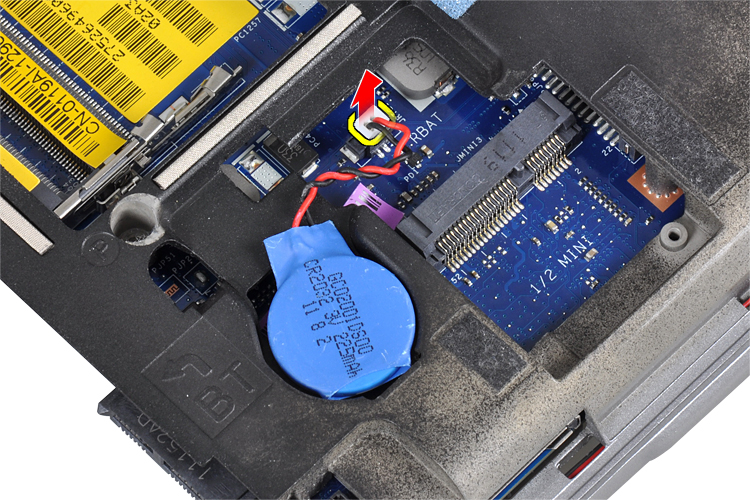 m. unit display 3. Lepaskan kabel baterai sel berbentuk koin dari board sistem. 4. Lepaskan kabel ExpressCard dari board sistem. 5.