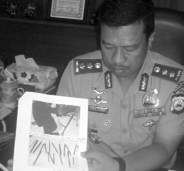 BERITA PILIHAN SELASA, 8 NOVEMBER 2011 Pengawas Telah Terima Laporan Lisan Soal Jaksa Nakal MAKASSAR Asisten Pengawas Jaksa Kejaksaan Tinggi Sulawesi Selatan dan Barat Chaerul Amir mengatakan dugaan