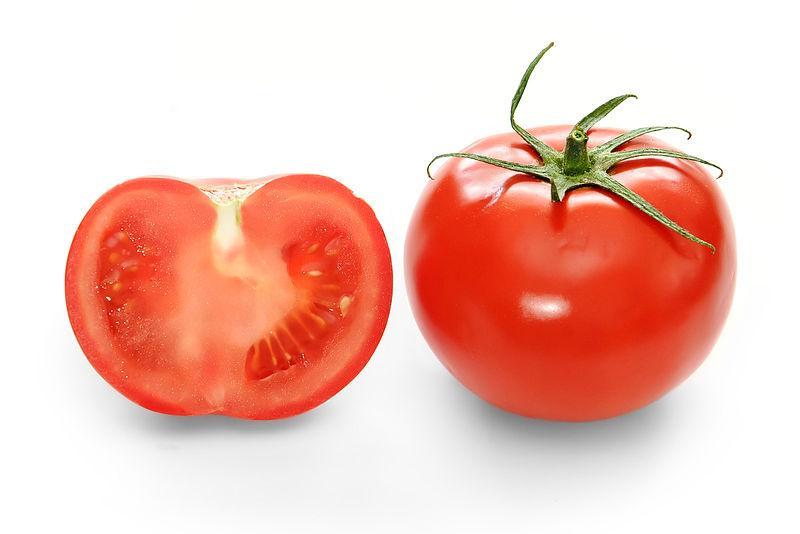 Khasiat Tomat (Solanum lycopersicum syn.) 1. Antihipertensi: 1 buah tomat dimakan di pagi hari pada waktu perut masih kosong 2.