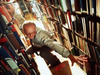 Layanan Sirkulasi untuk memastikan bahwa semua pinjaman buku sudah dikembalikan ke Perpustakaan