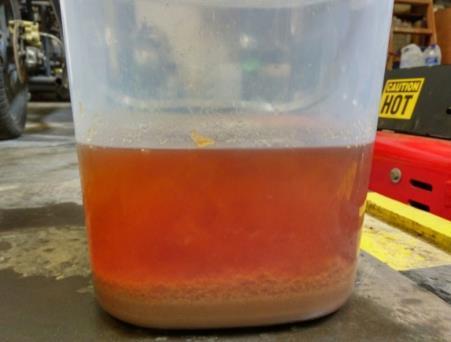 39 2. Campurkan metoxida kedalam panci berisi 1 liter minyak jelantah, tuangkan metoxida perlahan-lahan sampai tercampur rata dan jaga suhu pada waktu pemasakan 60-70 0 C dan