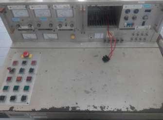 Kapasitas Tegangan masukan Frekuensi Tegangan keluaran AC : 5 kva : 220 V : 50 Hz : 0 s/d 100 kv Panel kendali tersebut bertugas untuk