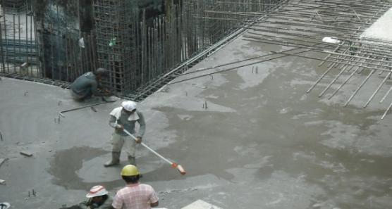 4. Tenaga Pembersihan 5. Safety & K3 III. PERALATAN 1. Selang 2. Pompa IV. METODE PELAKSANAAN 1. Mempersiapkan tenaga kerja, alat kerja, dan bahan yang akan diperlukan. 2. Curing beton dilakukan setelah beton setting 3.