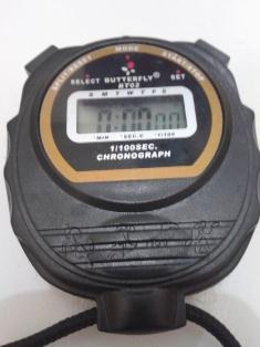 Stopwatch Stopwatch digunakan untuk mengukur waktu pengujian stasisioner dan waktu akselerasi.