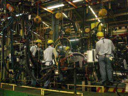 Welding Process Under Body Welding Process by Operator Welding Process by