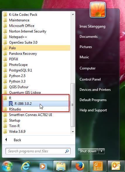 1.6 KOMPUTER I D. MENJALANKAN R Untuk menjalankan program R pada sistem operasi Windows, Anda tinggal klik ikon R pada desktop komputer Anda.
