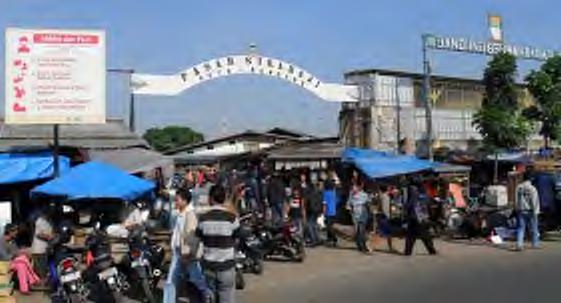 Pasar Burung Sukahaji merupakan potensi perdagangan yang khas di Kecamatan Bojongloa kaler. Pasar burung yang terletak di Kelurahan Suka Asih ini dikelola oleh Pemerintah Kota Bandung.