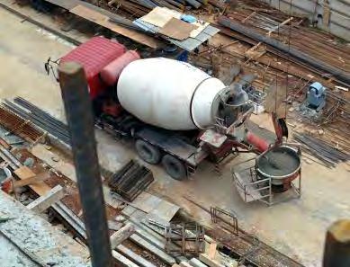 6) Beton Ready Mix dari Batching Plant PT. Adimix Precast Indonesia dengan mutu beton kolom K-500 atau setara fc 41,5 Mpa Gambar 5.