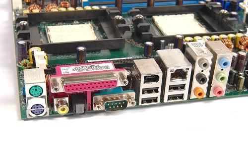 c. I/O Controller & Connector Controller ini untuk mengatur alat yang terhubung dengan Port I/O (Port Serial, PS2, LPT).