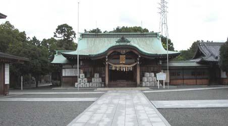 di mana salah satunya yaitu kuil Shinto. Yang dimaksud dengan kuil Shinto di sini adalah kuil Shinto sebagai tempat untuk melaksanakan ritual dan prosesi matsuri tersebut.