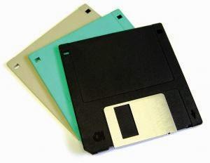 dalam sistem komputer. 2.2.4.2. Disket atau floppy disk gambar 2.26.