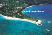 Salah satunya Pantai Senggigi. Keindahan Pantai Meninting Lombok Keindahan Pantai Senggigi Lombok Sebelum sampai Senggigi, ada pantai yang sudah membuat berdecak kagum. Namanya Pantai Meninting.