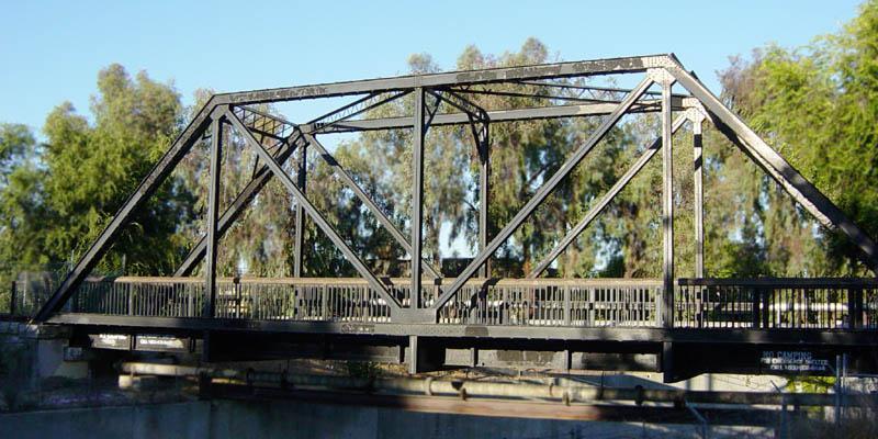 Kuliah ke-6 Bar (Batang) digunakan pada struktur rangka atap, struktur jembatan rangka, struktur jembatan gantung, pengikat gording dn pengantung