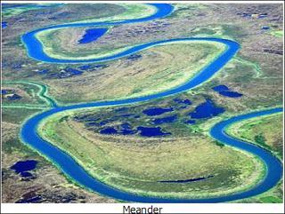 Bagian sungai yang terpotong yang berbentuk bulan sabit dan merupakan sungai mati sehingga tampak seperti danau, disebut dengan