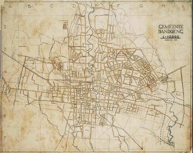 Selain peta Batavia dan Soerabaya, ada juga peta Bandoeng yang dibuat pada tahun 1928 dan tahun 1933. Peta Bandoeng 1:10.