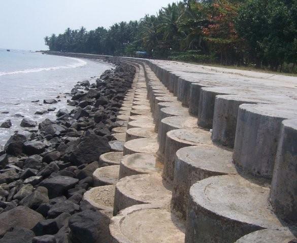 Pembangunan Revetment Pantai Banding terletak di Lampung Selatan, Provinsi Lampung.