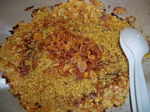 13. JAWA BARAT (BANDUNG) Serabi kadang disebut srabi atau surabi merupakan salah satu makanan ringan atau jajanan pasar yang berasal dari Indonesia.