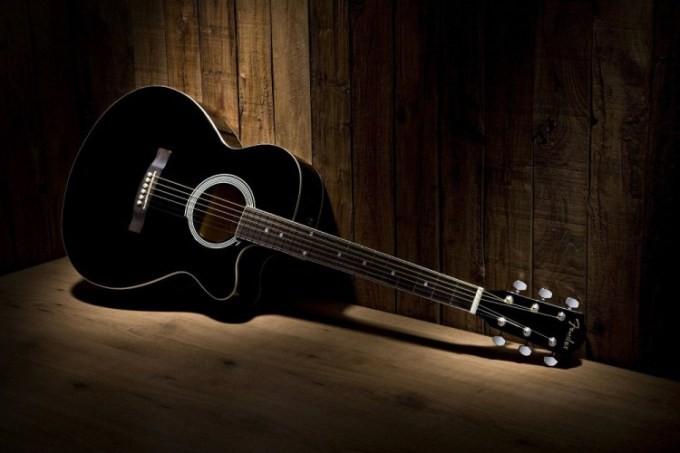 3. GITAR Gitar adalah alat musik yang memainkannya dengan cara dipetik. Gitar terdiri dari bagian badan dan leher yang padat.